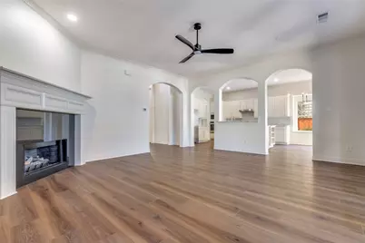 1727 E Branch Hollow Drive, Carrollton, TX 75007 - Photo 13