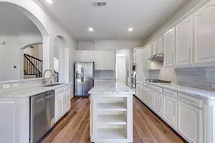 1727 E Branch Hollow Dr, Carrollton, TX 75007 - Photo 17