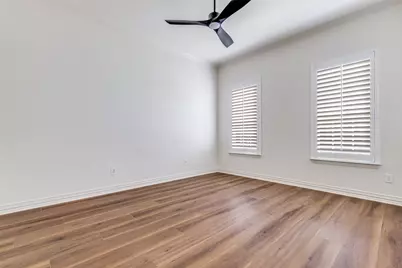 1727 E Branch Hollow Drive, Carrollton, TX 75007 - Photo 7