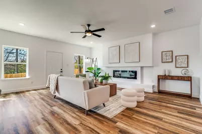 2621 Hillside Drive, Granbury, TX 76048 - Photo 5