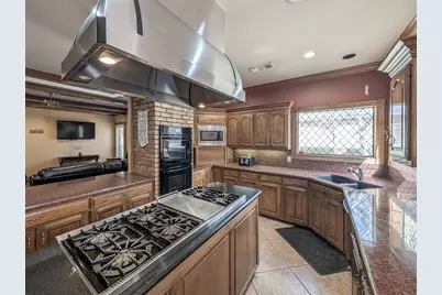 6609 Hollytree Circle, Tyler, TX 75703 - Photo 7