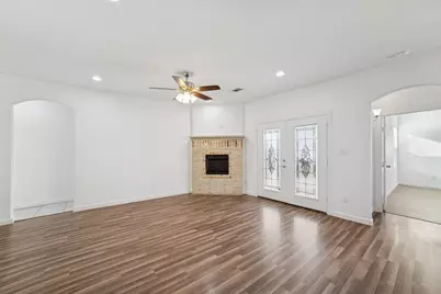 1253 E Jessamine Street, Fort Worth, TX 76104 - Photo 17