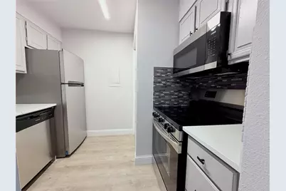 5757 Martel Avenue #B05, Dallas, TX 75206 - Photo 3