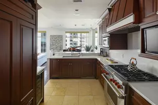 2555 N Pearl St, Dallas, TX 75201 - Photo 9