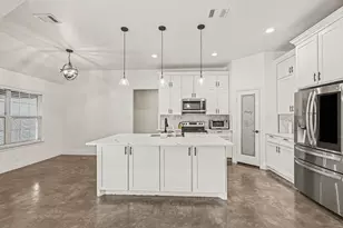 7729 Ella Young Dr, Fort Worth, TX 76135 - Photo 5