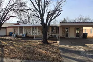 516 Forrest Ln, Denison, TX 75021 - Photo 1