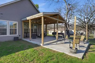 913 Carpenter St, Azle, TX 76020 - Photo 15