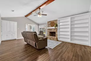 2215 Shady Meadow Ct, Arlington, TX 76013 - Photo 7