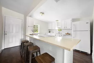 508 Lois Cir, Granbury, TX 76049 - Photo 11