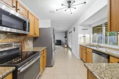 5914 Freemans Farm Street, San Antonio, TX 78233 - Photo 11