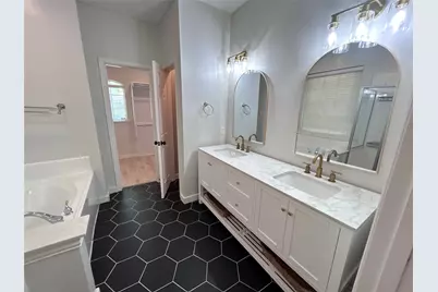 6401 Richmond Court, Rowlett, TX 75089 - Photo 11