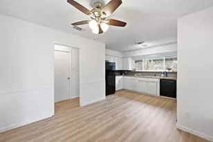 1709 Princeton Dr, Arlington, TX 76015 - Photo 17