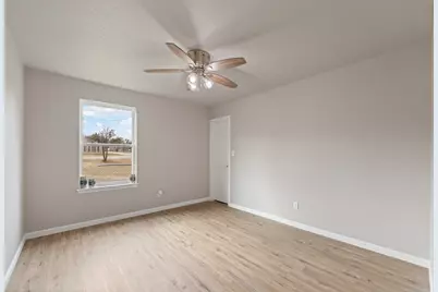 2808 Sky Harbour Drive, Granbury, TX 76049 - Photo 17