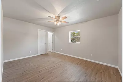 2808 Sky Harbour Drive, Granbury, TX 76049 - Photo 11