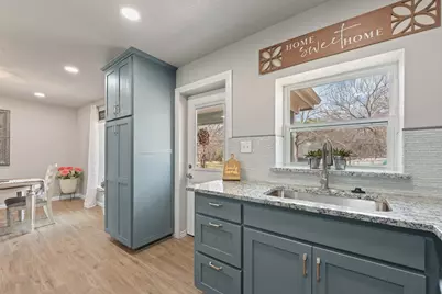 2808 Sky Harbour Drive, Granbury, TX 76049 - Photo 9