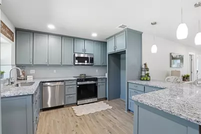 2808 Sky Harbour Drive, Granbury, TX 76049 - Photo 13