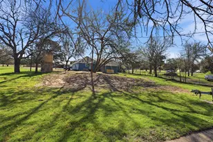2808 Sky Harbour Dr, Granbury, TX 76049 - Photo 33
