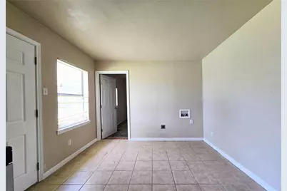 12121 Hoblitzelle Drive, Dallas, TX 75243 - Photo 15