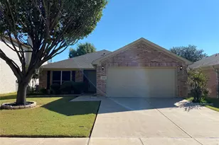 1835 Woodchase Dr, Fort Worth, TX 76120 - Photo 1