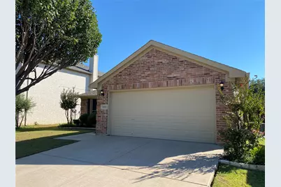 1835 Woodchase Drive, Fort Worth, TX 76120 - Photo 5