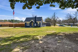 904 E College St, Athens, TX 75751 - Photo 1