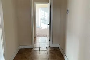 607 NW Main St, Ennis, TX 75119 - Photo 3