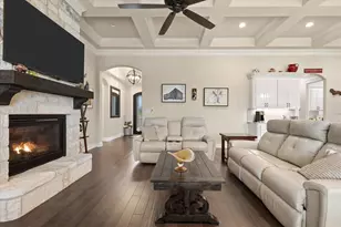 716 Coastal Meadows Ct, Granbury, TX 76049 - Photo 9