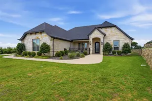 716 Coastal Meadows Ct, Granbury, TX 76049 - Photo 3