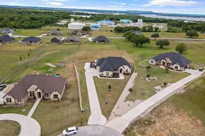 716 Coastal Meadows Court, Granbury, TX 76049 - Photo 37