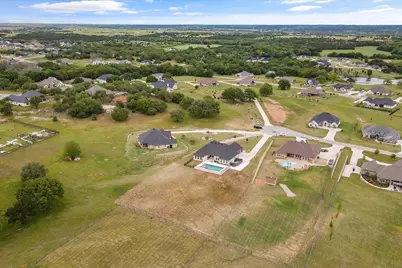 716 Coastal Meadows Court, Granbury, TX 76049 - Photo 39