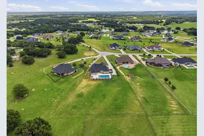 716 Coastal Meadows Court, Granbury, TX 76049 - Photo 39
