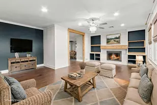 2208 Lake Ridge Cir, Waco, TX 76710 - Photo 3