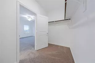 9920 Hennings St, Irving, TX 75063 - Photo 9