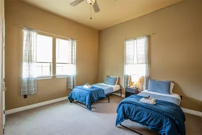 929 N 12th Street, Waco, TX 76707 - Photo 11