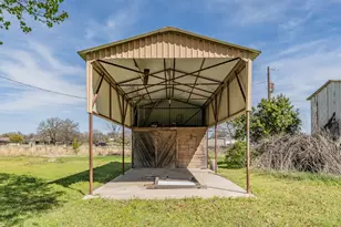 337 Travis Rd, Decatur, TX 76234 - Photo 5
