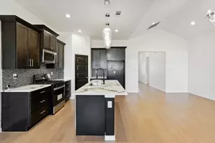 2114 Spikes St, Grand Prairie, TX 75051 - Photo 9