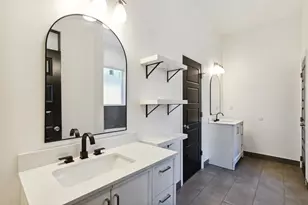 2114 Spikes St, Grand Prairie, TX 75051 - Photo 13