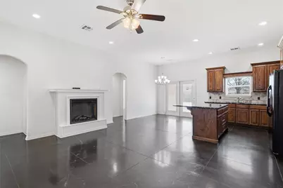 207 Hawk Ridge, Lacy Lakeview, TX 76705 - Photo 5