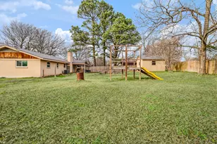 970 Mansfield Rd, Reno, TX 75462 - Photo 17