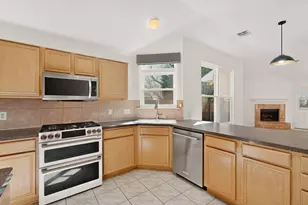 4557 Highridge Dr, The Colony, TX 75056 - Photo 5