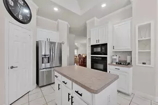 2502 Morningstar Ln, Arlington, TX 76001 - Photo 5