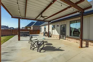 825 Holbrook Rd, Springtown, TX 76082 - Photo 31