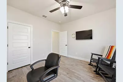 825 Holbrook Road, Springtown, TX 76082 - Photo 23