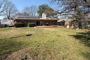 2721 Lucas Dr, Arlington, TX 76015 - Photo 3