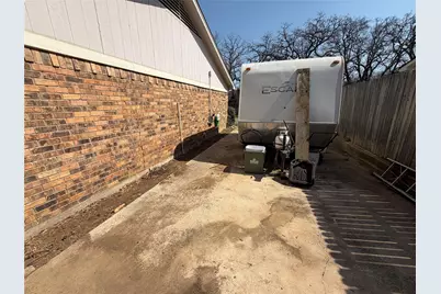 2721 Lucas Drive, Arlington, TX 76015 - Photo 19