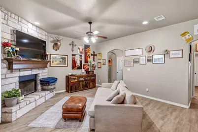 540 Clearwater Place, Granbury, TX 76049 - Photo 7