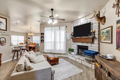 540 Clearwater Place, Granbury, TX 76049 - Photo 5