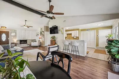 1115 Edwards Court N, Irving, TX 75062 - Photo 9