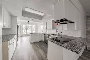 306 Country Club Dr, Joshua, TX 76058 - Photo 13