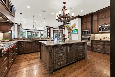 5705 Seville Court, Plano, TX 75093 - Photo 13